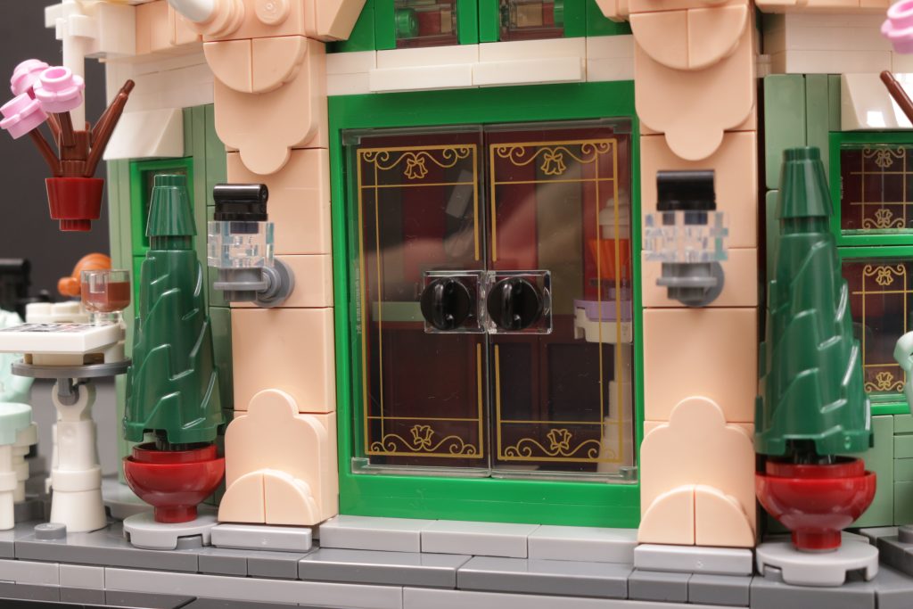 Reseña del LEGO Icons 10362 French Cafe (16 pulgadas, 1024 x 683 píxeles)
