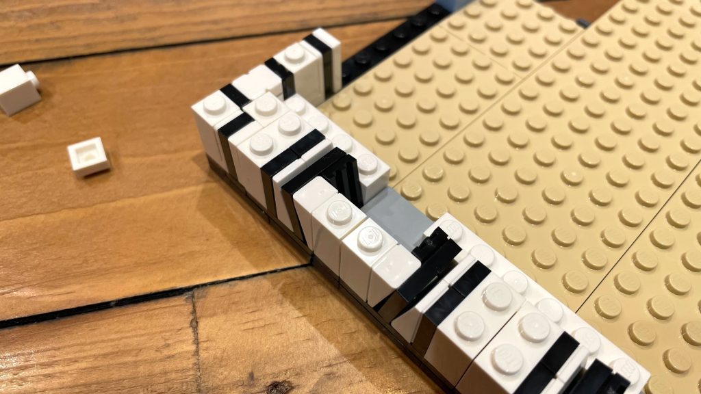 LEGO Icons 10350 Tudor Corner roof building technique 2 1024x576