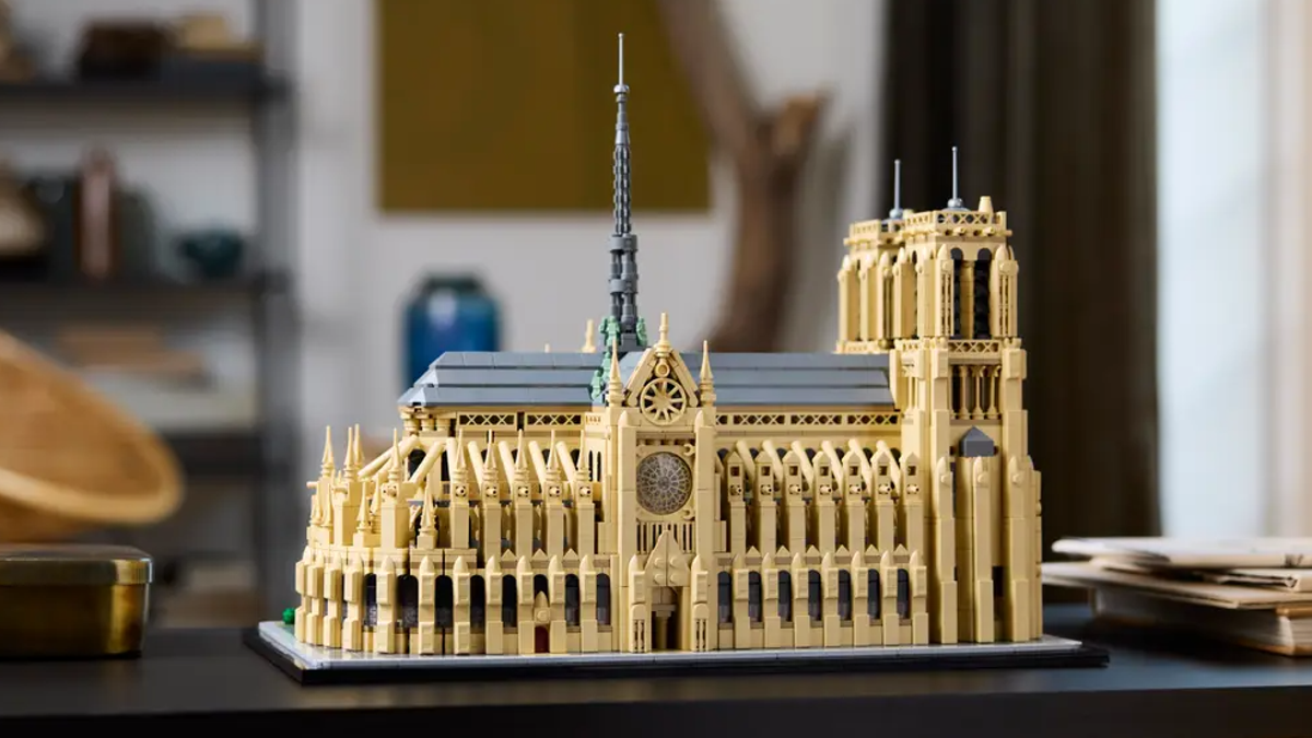 LEGO Architecture 21061 Notre-Dame de Paris revealed