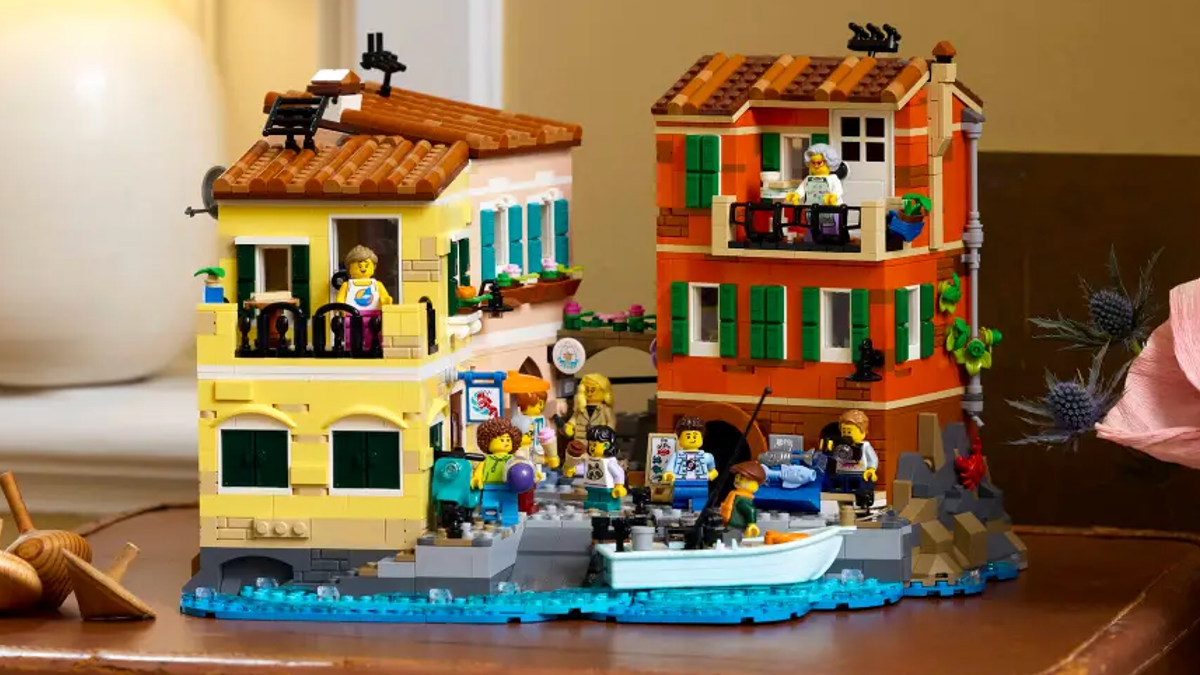LEGO Ideas 21359 Italian Riviera now available for Insiders