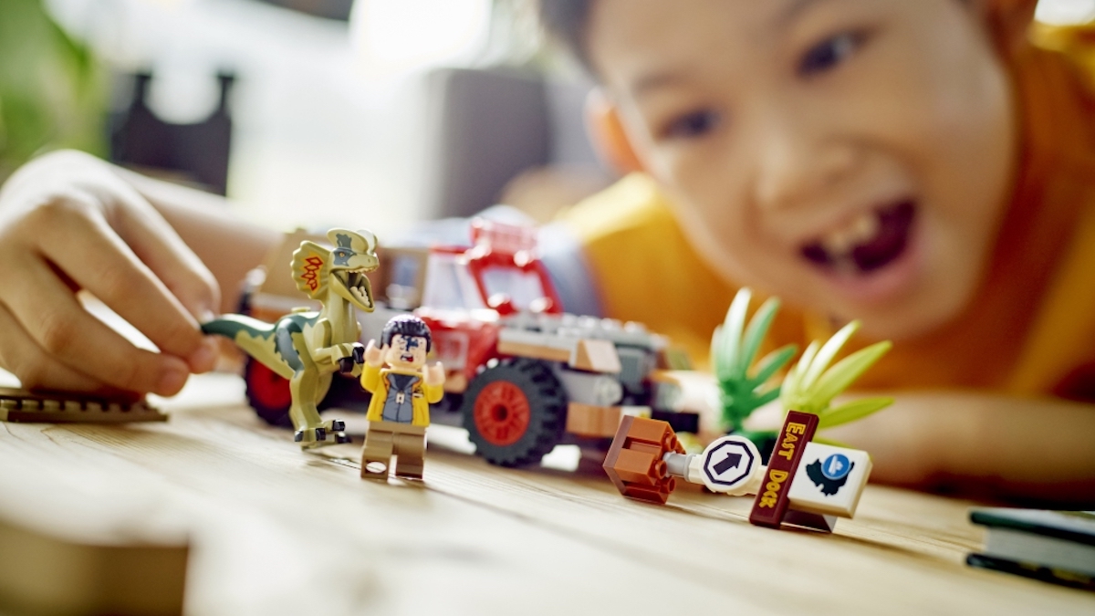 LEGO Jurassic Park 76958 Dilophosaurus Ambush 4 featured