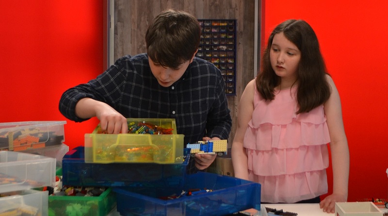 LEGO MASTERS Serie 2 Afsnit 2: The Brick Fanatics Dommen