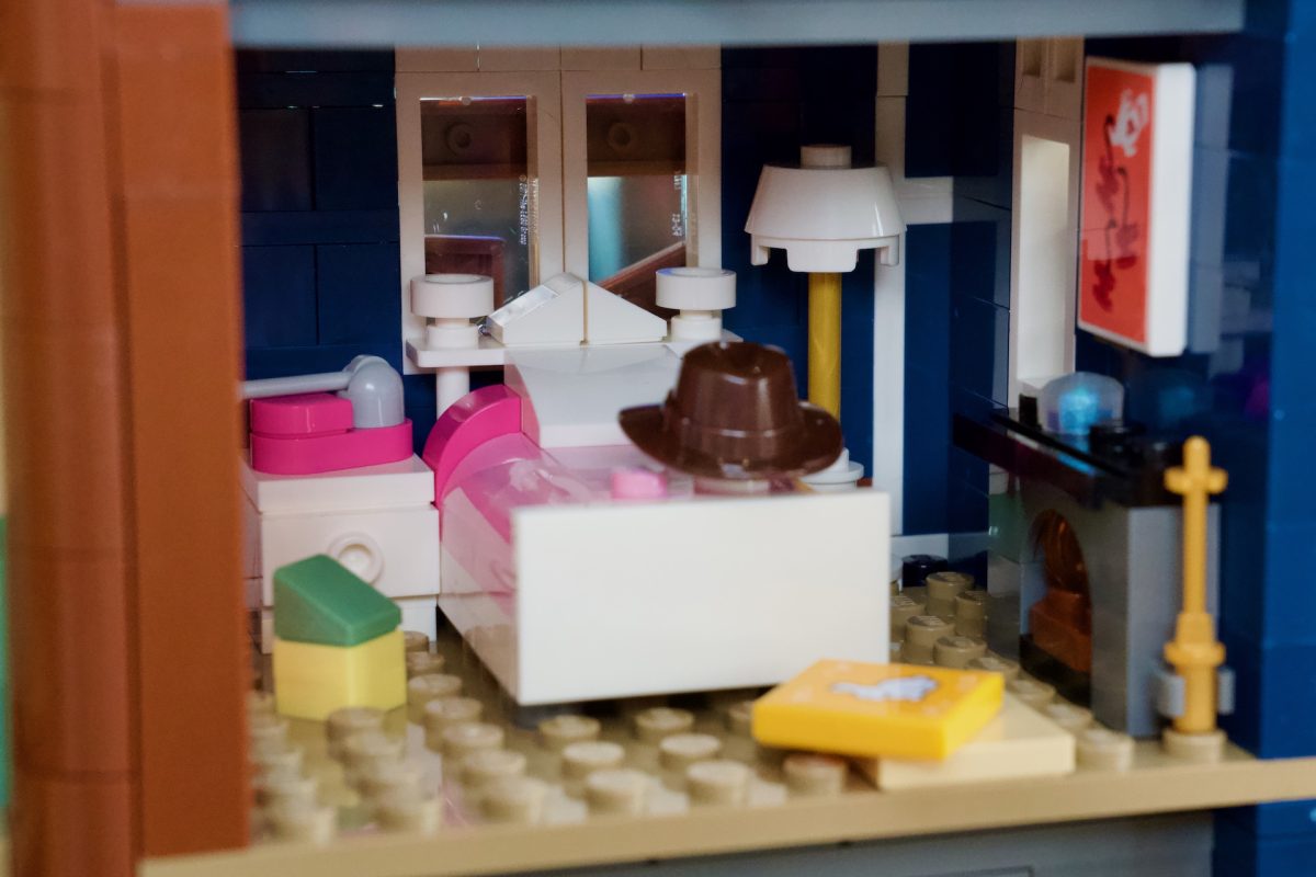 Iconos LEGO 11370 Stranger Things Reseña de Creel House 31 1200x800