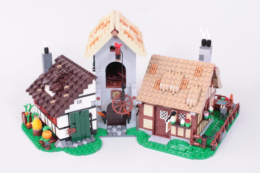 LEGO Icons 10332 Medieval Town Square review 27 1024x683