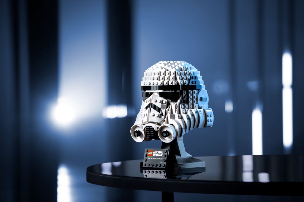 LEGO Star Wars 75276 Stormtrooper Helmet 6
