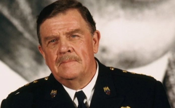 Batman Returns Commissioner Gordon