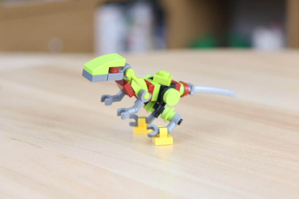 LEGO Jurassic World Robo Raptor build 3