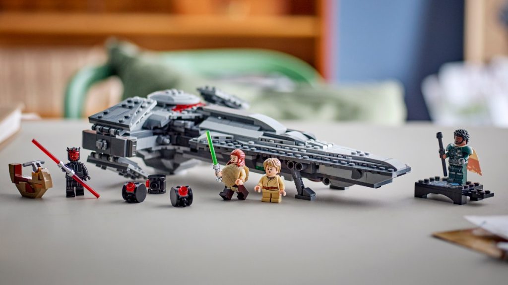 LEGO Star Wars 75383 Sith Infiltrator Lifestyle (1024x576)