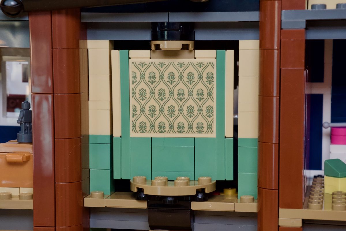 Iconos LEGO 11370 Stranger Things Reseña de Creel House 23 1200x800