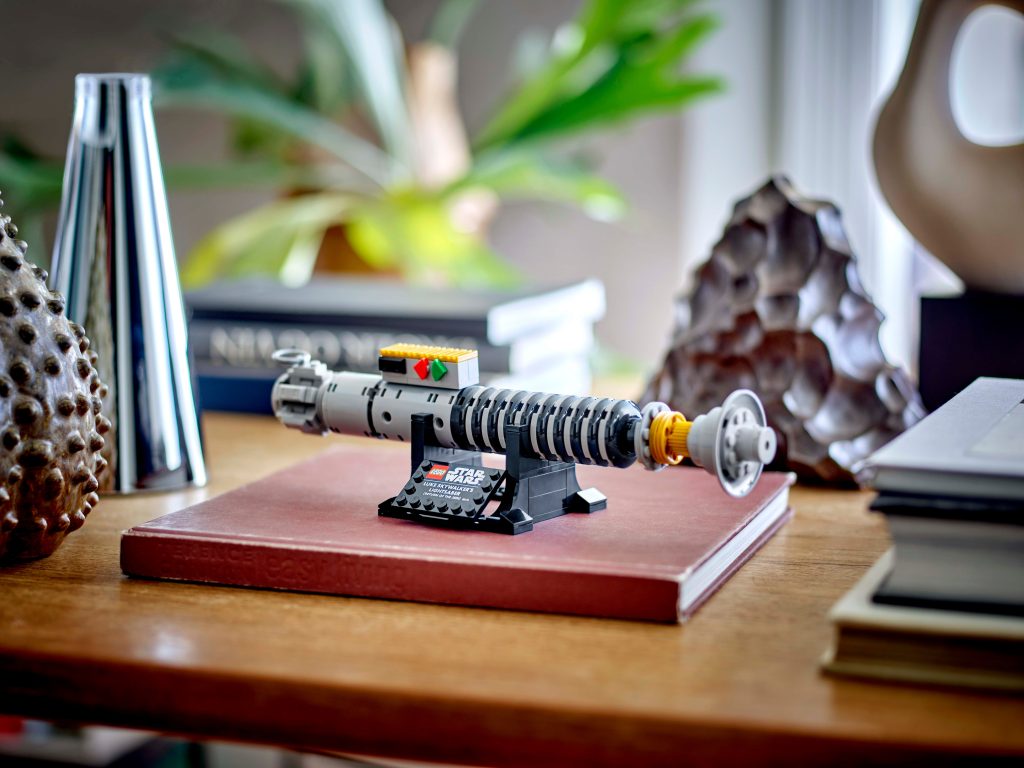 LEGO Star Wars 40730 Luke Skywalkers Lightsaber 7 1024x768