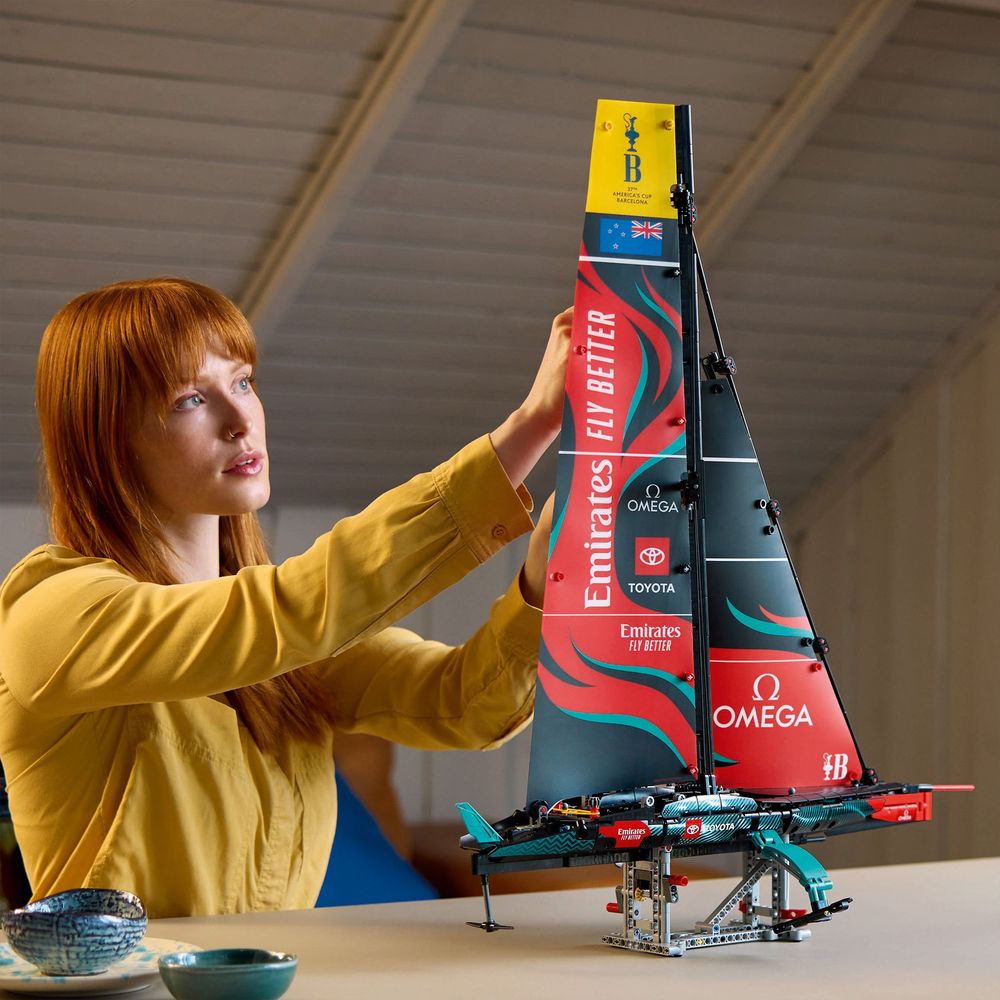LEGO Technic 42174 Emirates Team New Zealand AC75 Racing Yacht 8