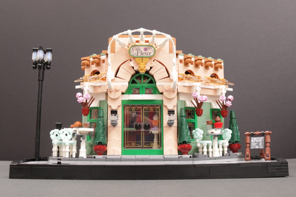 Reseña del LEGO Icons 10362 French Cafe (31 pulgadas, 1024 x 683 píxeles)