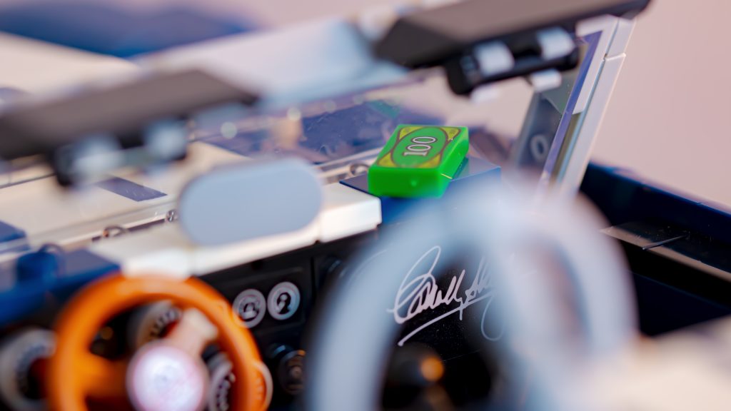 LEGO ICONS Shelby Cobra 427 SC 10357 29 1024x576