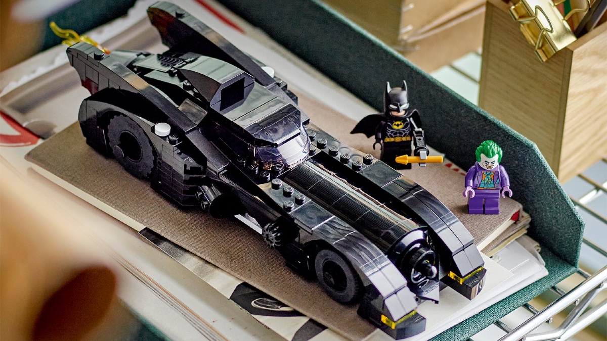 LEGO DC 76224 Batmobile: Batman vs. The Joker Chase revealed