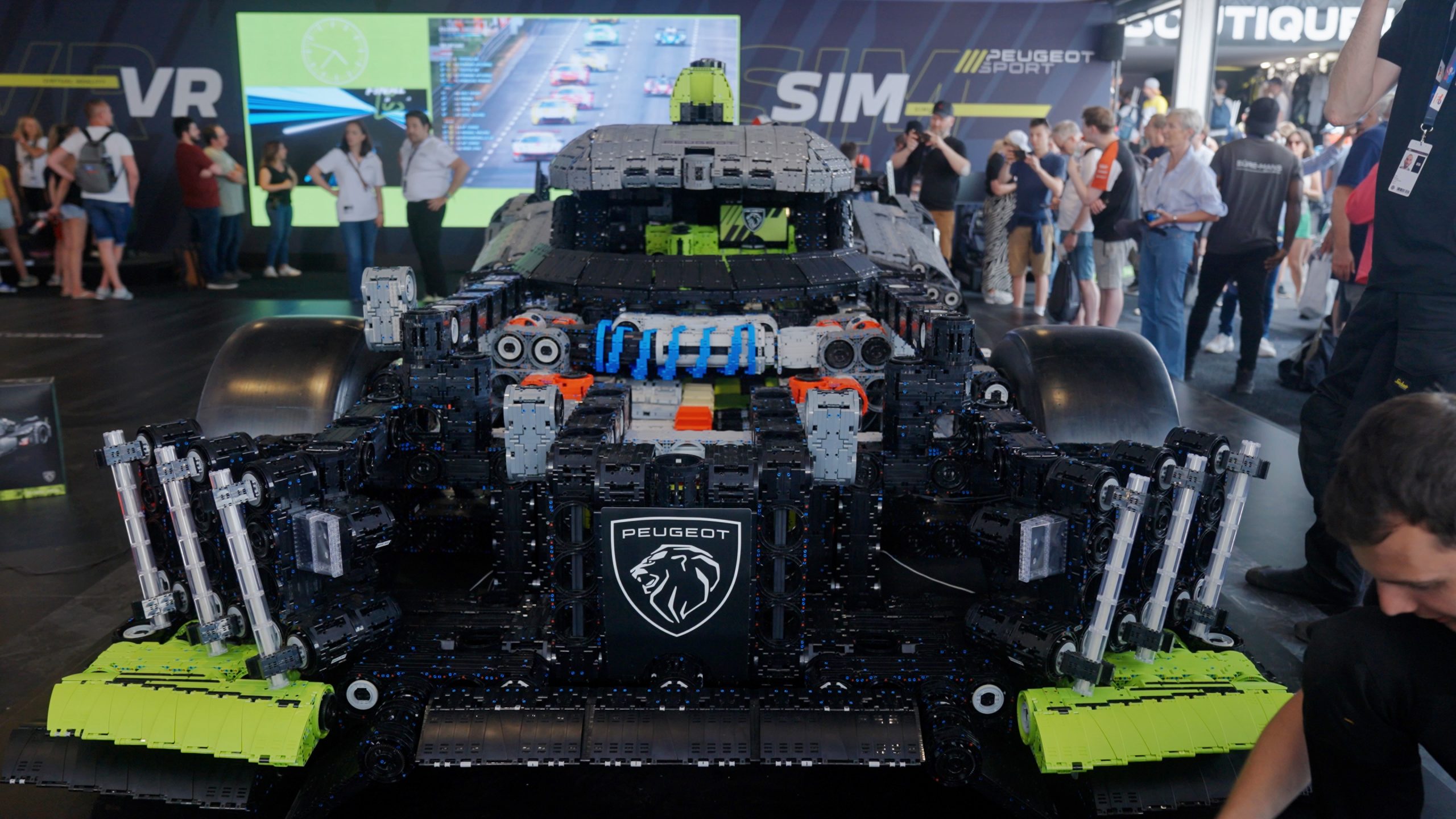 LEGO Technic 24H live build at Le Mans Day 2 3H 7 scaled