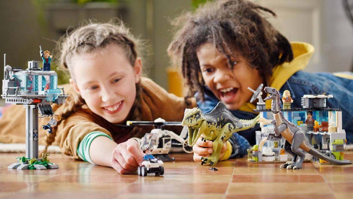 To mould or not to mould: LEGO Jurassic World dinos divide fans