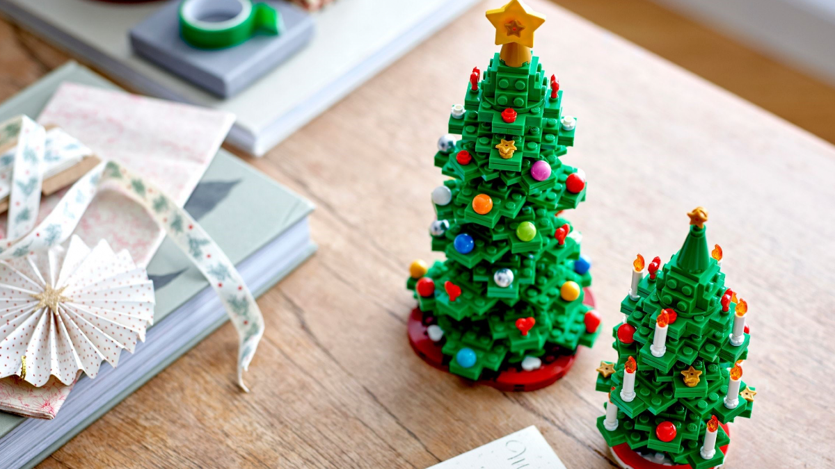 LEGO 40573 Christmas Tree offers two for the price of one (kind of)