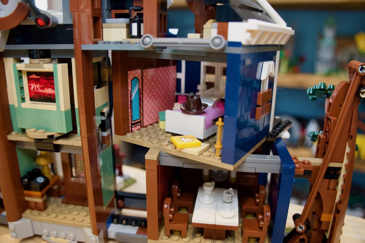 Iconos LEGO 11370 Stranger Things Reseña de Creel House 27 1200x800