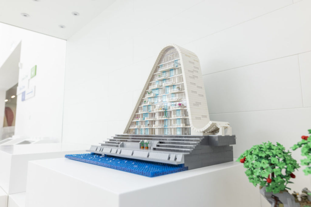LEGO House Mesterværksgalleri Bølgen 1024x683