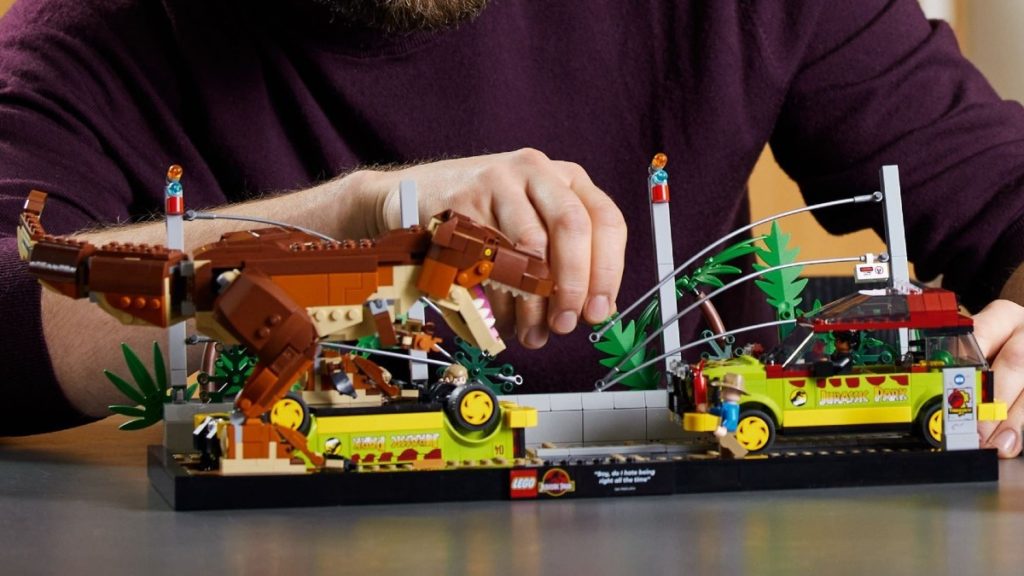 LEGO Jurassic Park 76956 T. rex-flugten fremhævet 1024x576