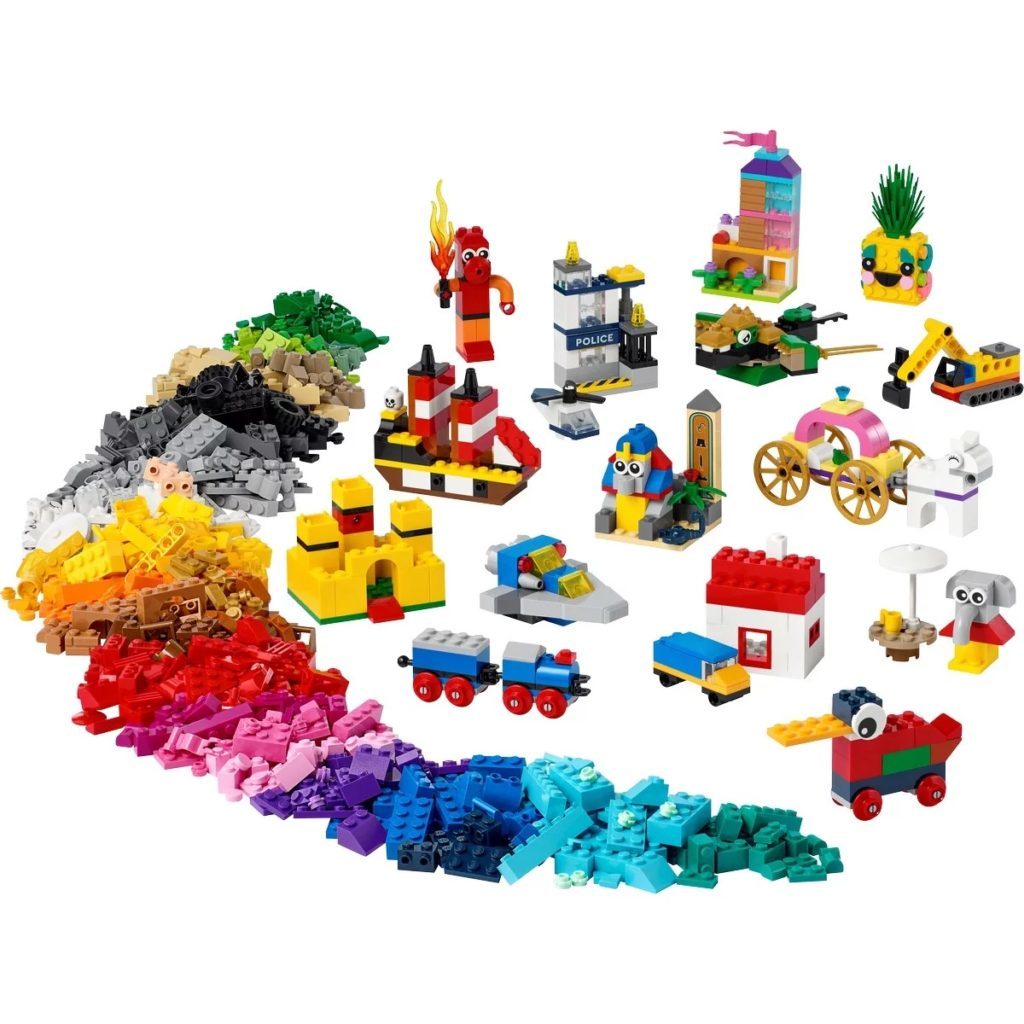 LEGO Classic 11021 90 Years of Play 3 1024x1024