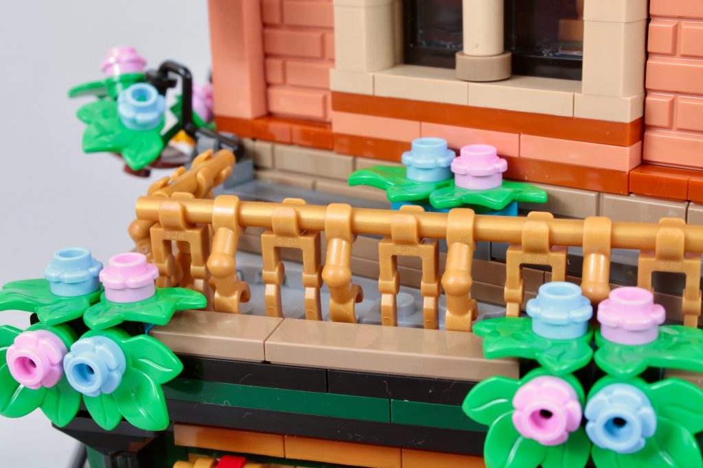 Reseña del LEGO Icons 10350 Tudor Corner 21 (1024 x 683)