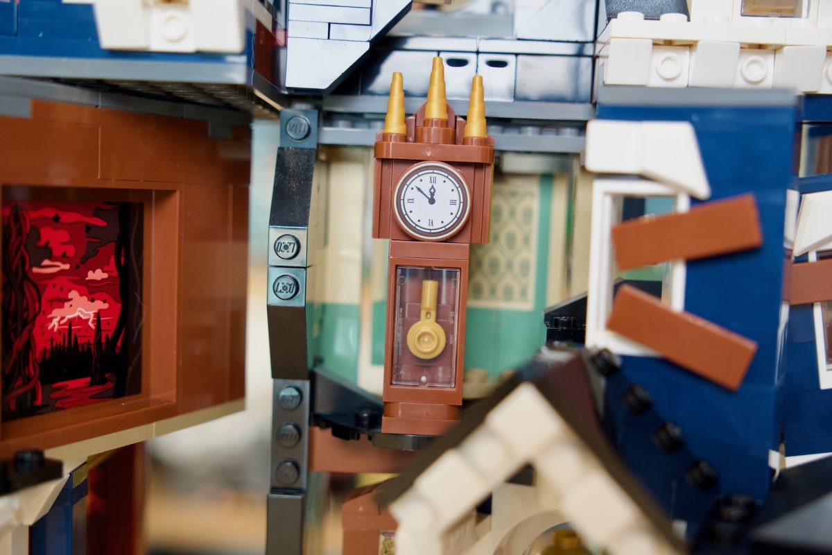 Iconos LEGO 11370 Stranger Things Reseña de Creel House 9 1200x800