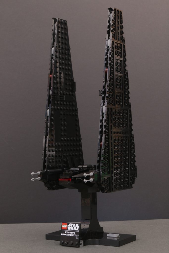 LEGO Star Wars 75406 Kylo Rens Command Shuttle anmeldelse 4 683x1024