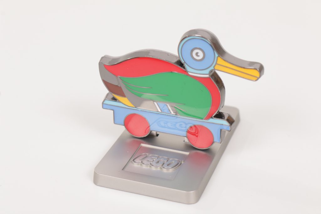 Magnete mit Enten- und Rittermotiven – ein Überblick über einige LEGO Insider-Prämien 13 1024x683