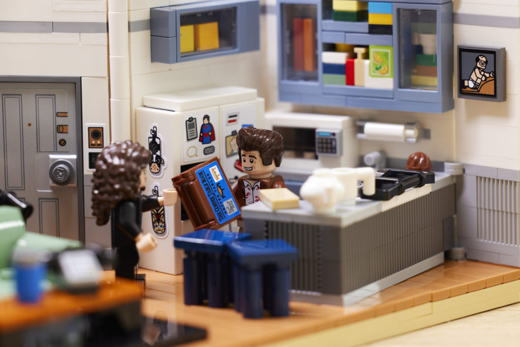 LEGO Ideas 21328 Seinfeld 24