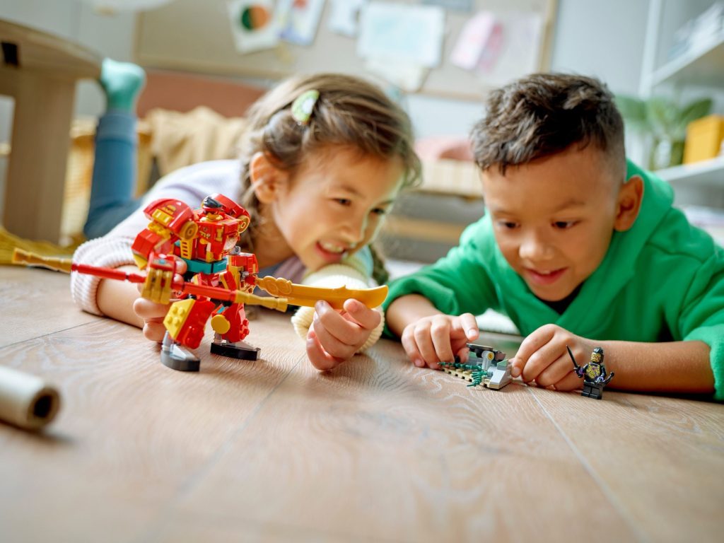 80040 Monkie Kids Combi Mech livsstil 1024x768