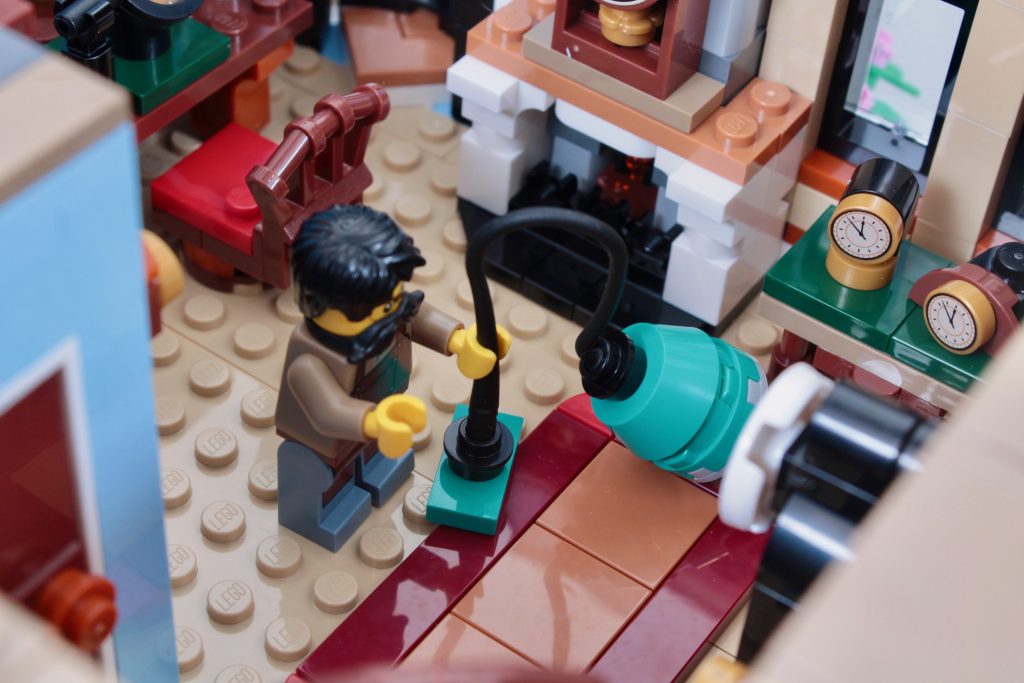Reseña del LEGO Icons 10350 Tudor Corner 39 (1024 x 683)