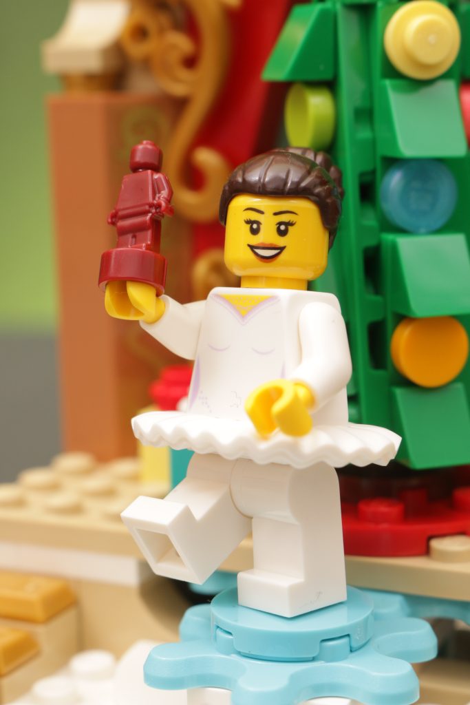 LEGO 40701 Ballerina Nutcracker Scene gift with purchase review 8 683x1024