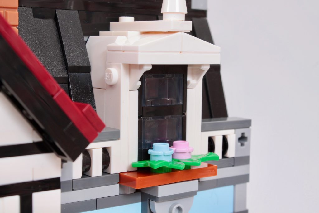 Reseña del LEGO Icons 10350 Tudor Corner 17 (1024 x 683)