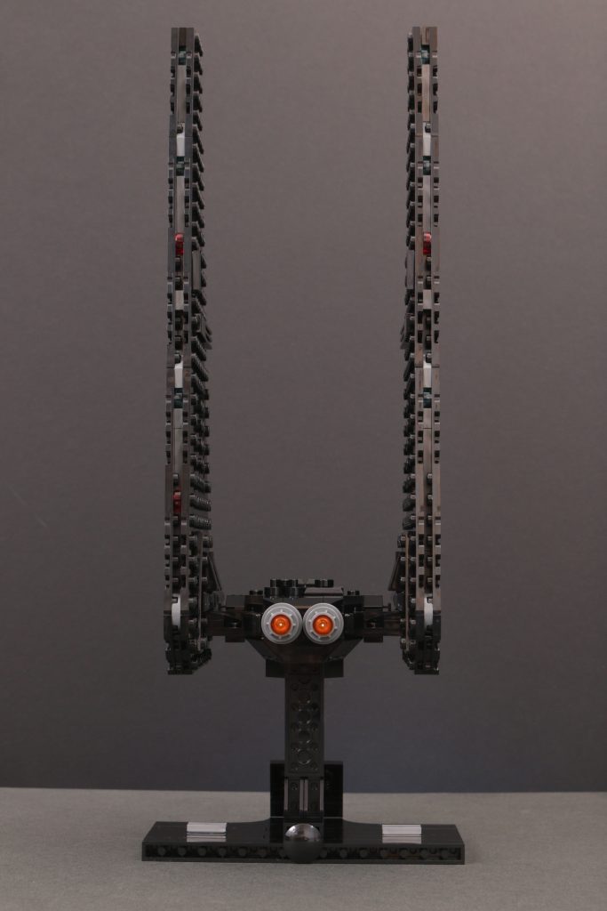 LEGO Star Wars 75406 Kylo Rens Command Shuttle anmeldelse 7 683x1024