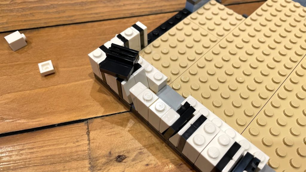 LEGO Icons 10350 Tudor Corner roof building technique 1 1024x576