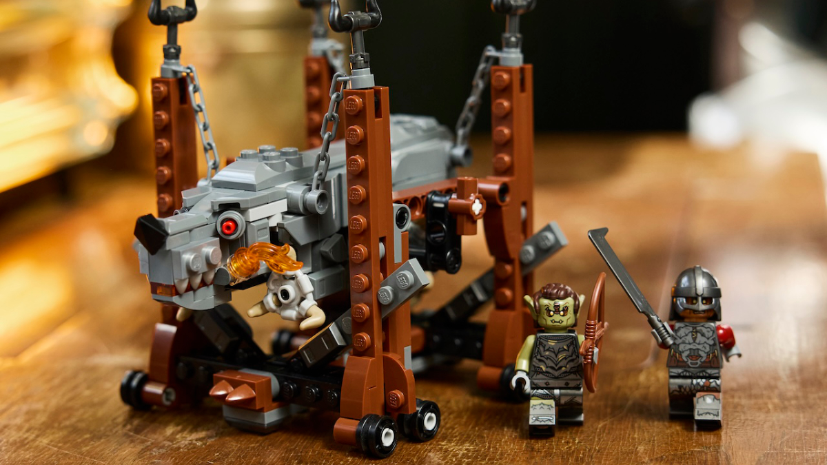 LEGO Minas Tirith’s GWP was the obvious choice for a promotional set