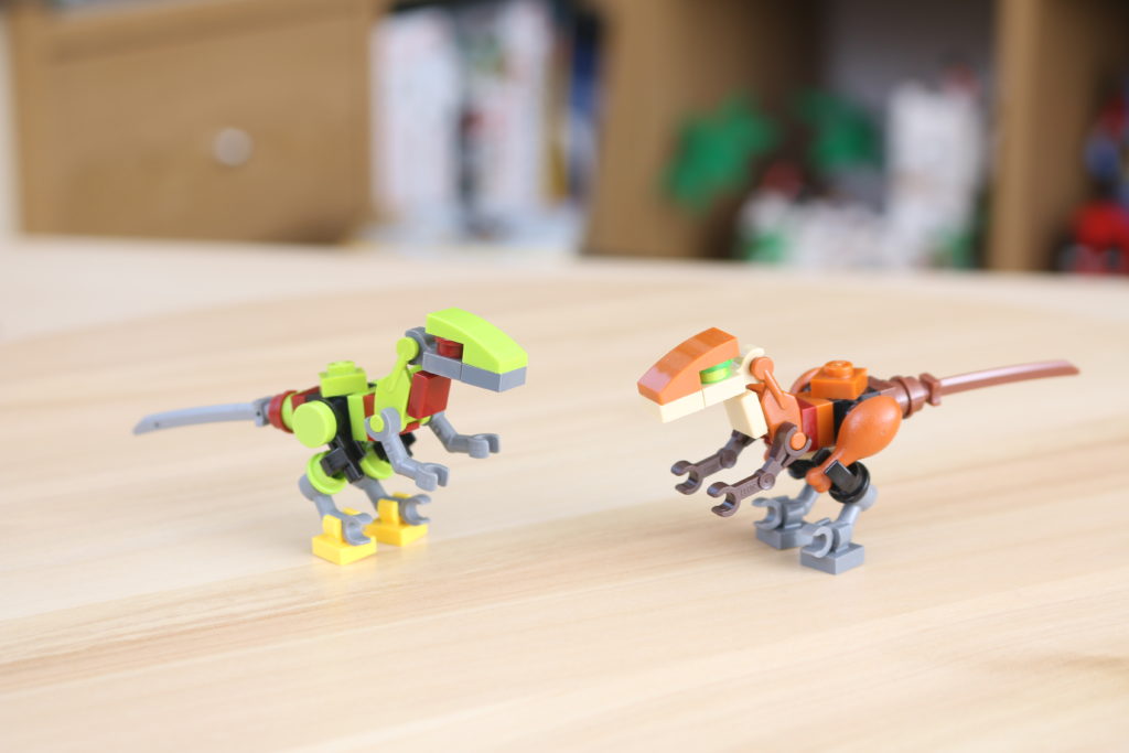 LEGO Jurassic World Robo Raptor build 5