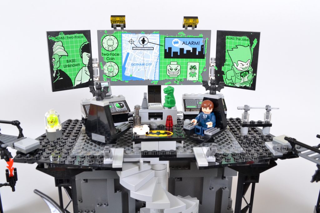 LEGO Batman 7783 Die Batcave: Invasion von Pinguin und Mr. Freeze 3 1024x683