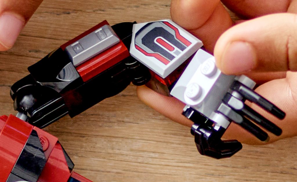 LEGO Marvel 76256 Ant Man Construction Figure arm design 1024x628