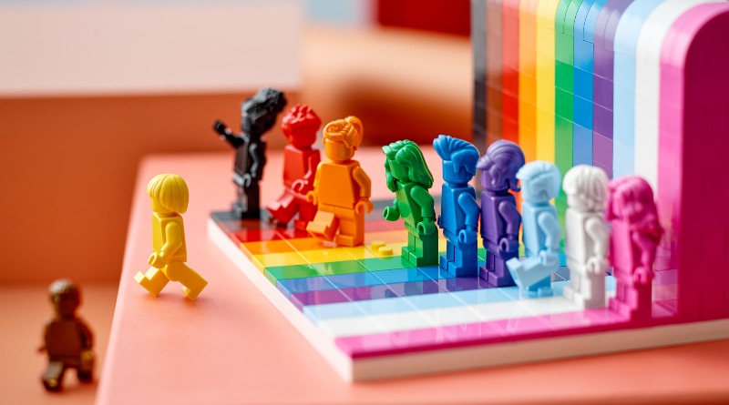 LEGO 40516 Everyone is Awesome may get a wider launch in 2022