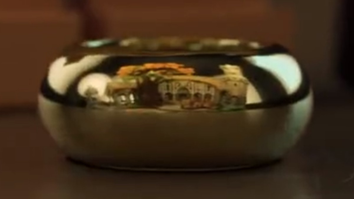 LEGO The Lord of the Rings teaser shows strange reflection
