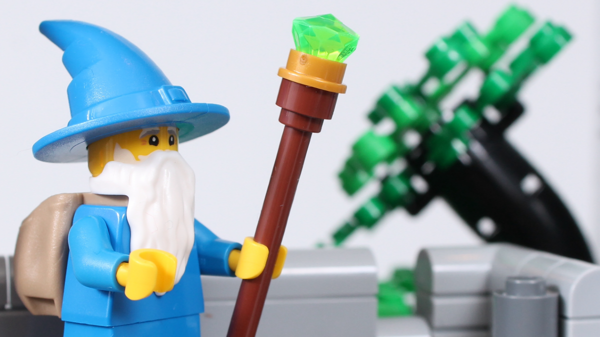 Rumoured LEGO GWP could solve a problem with 10305 Lion Knights’ Castle