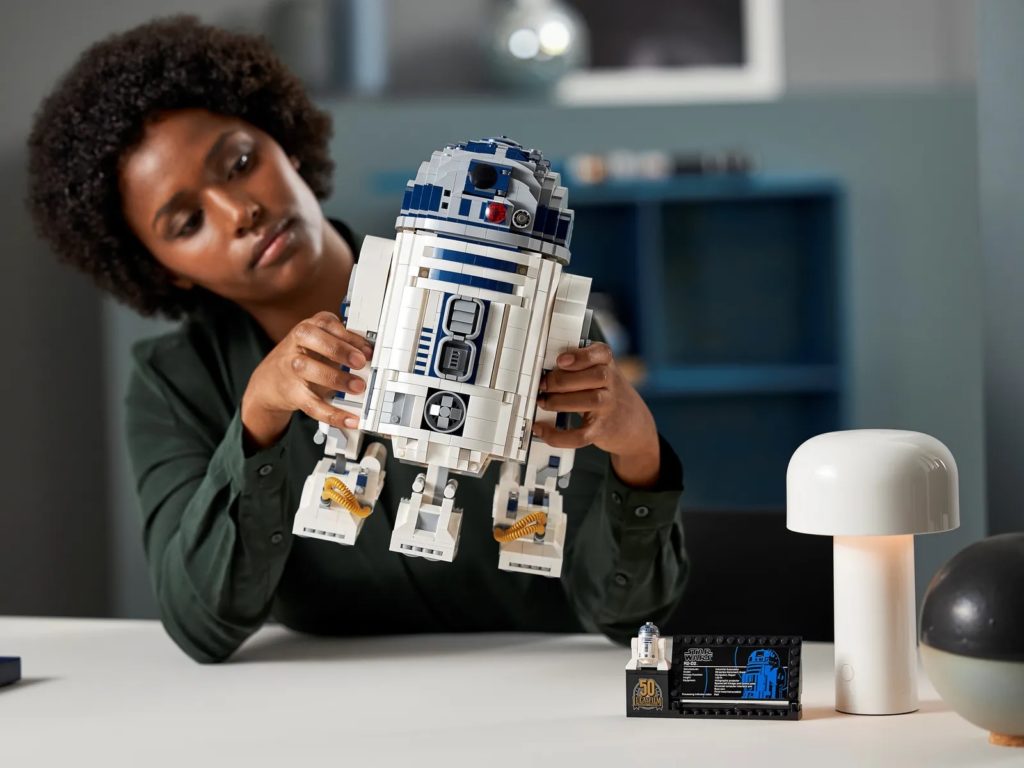 LEGO Star Wars 75308 R2 D2 24
