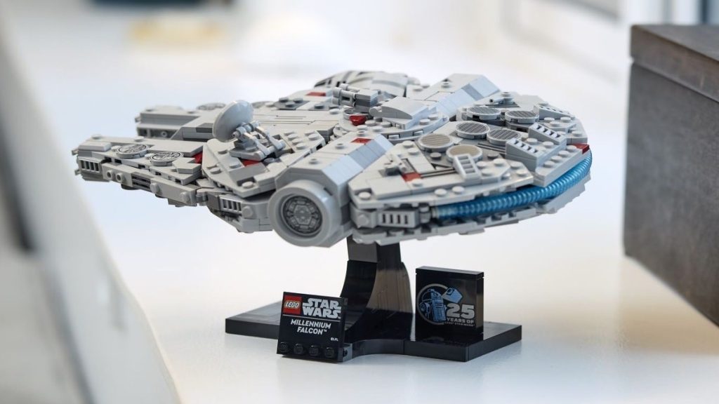 LEGO Star Wars 75375 Millennium Falcon fremhævet 1024x576