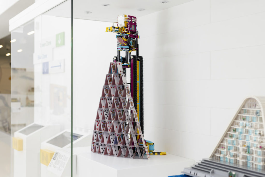 LEGO House Mesterværksgalleri House of Cards 1024x683