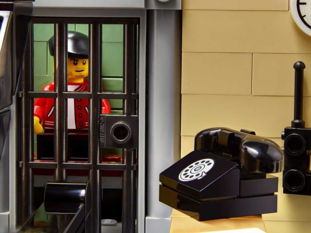 LEGO dla dorosłych 10278 Posterunek policji telefon 1024x768