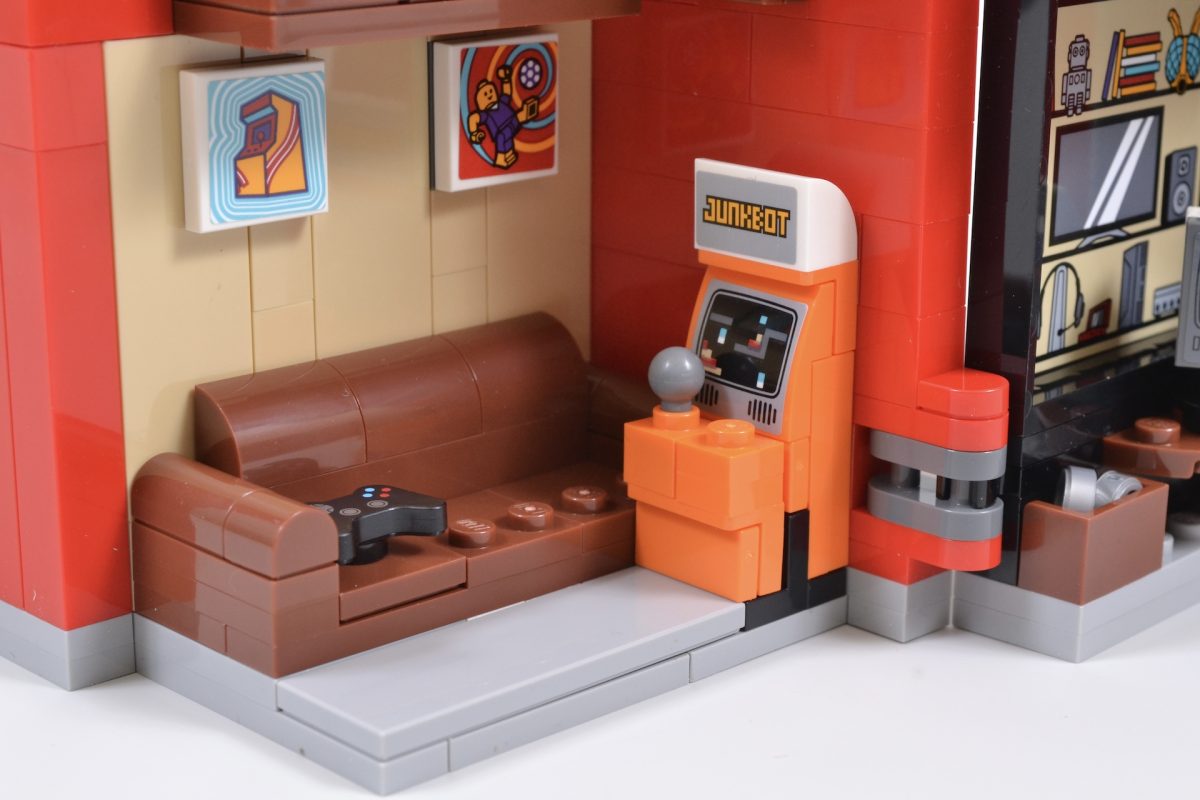 This is proof that LEGO gaming sets don't need licences to succeed