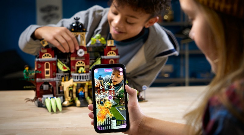 LEGO Hidden Side trailer shared online