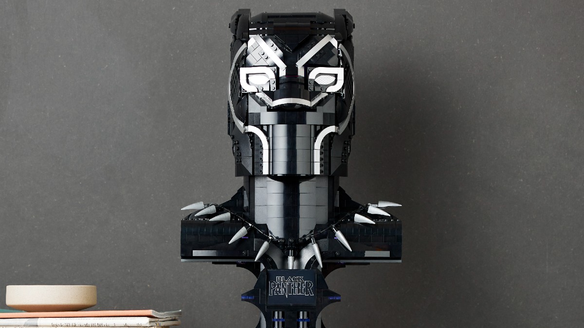 LEGO Marvel 76215 Black Panther bust featured